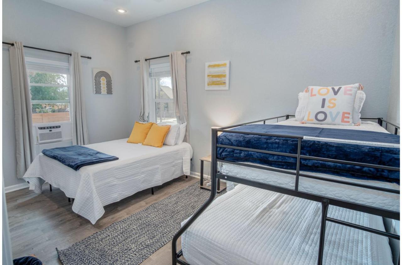 Cozy And Lovely 2Br 2Ba Apt#A Near Lively Downtown サンアントニオ エクステリア 写真