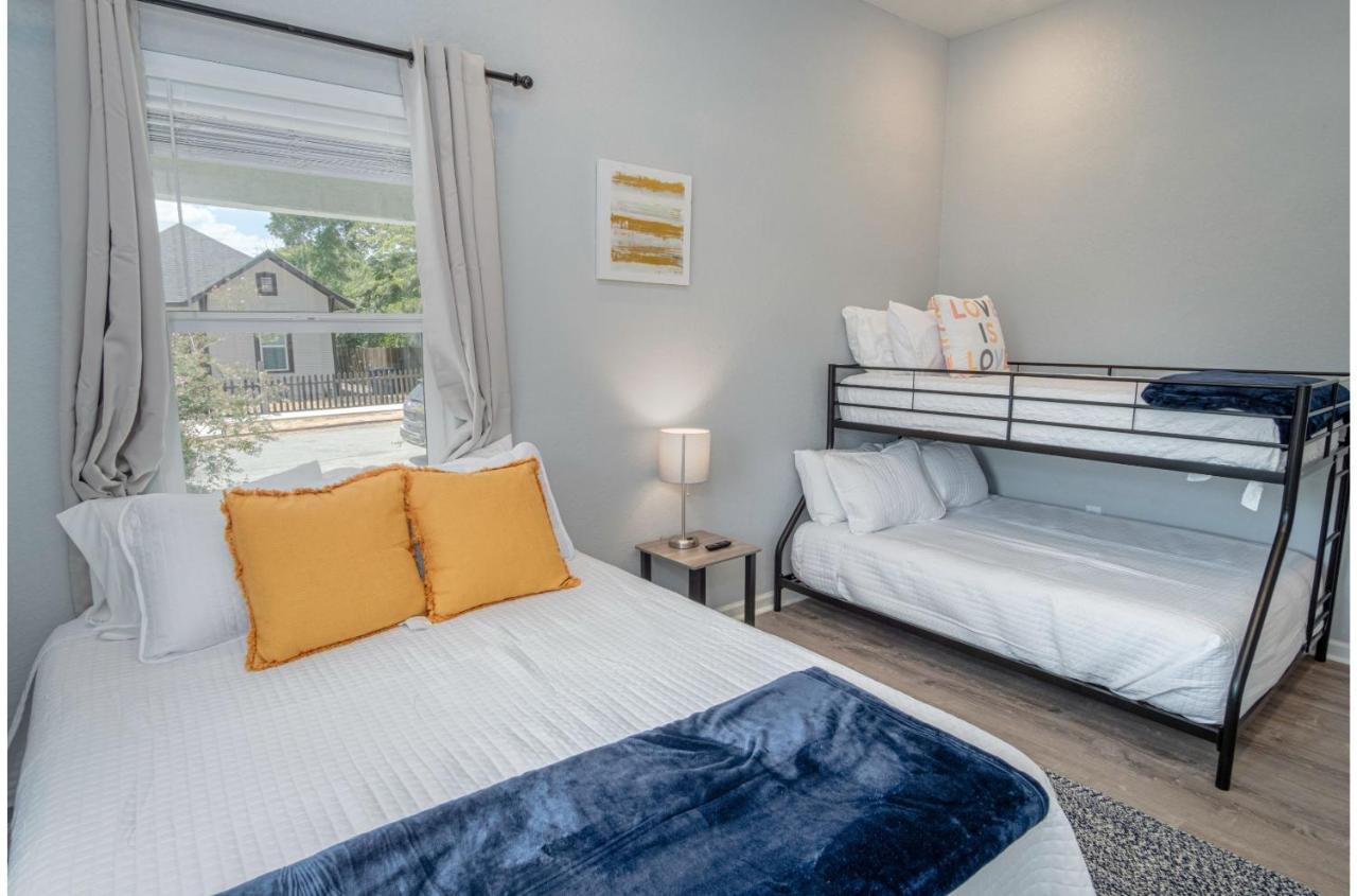 Cozy And Lovely 2Br 2Ba Apt#A Near Lively Downtown サンアントニオ エクステリア 写真