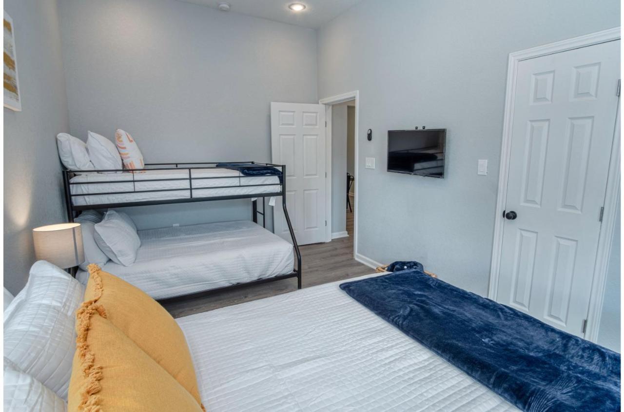 Cozy And Lovely 2Br 2Ba Apt#A Near Lively Downtown サンアントニオ エクステリア 写真
